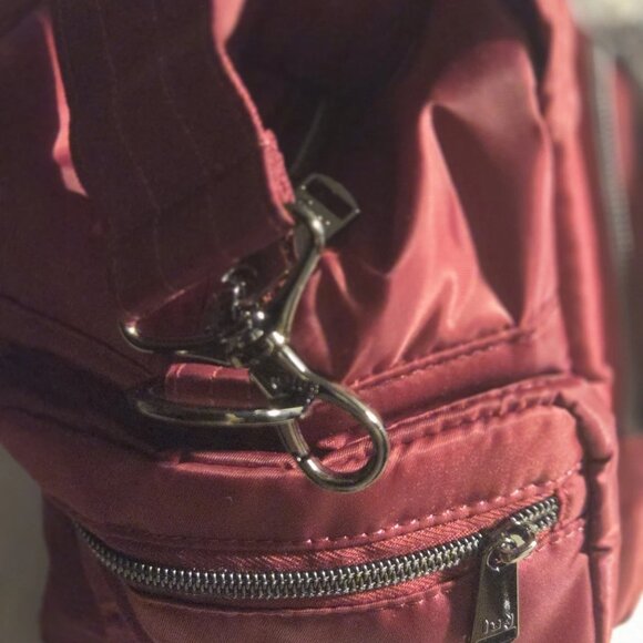 Lug Rumble Tote Bag Raspberry Tone With Multiple Pockets - Picture 5 of 8